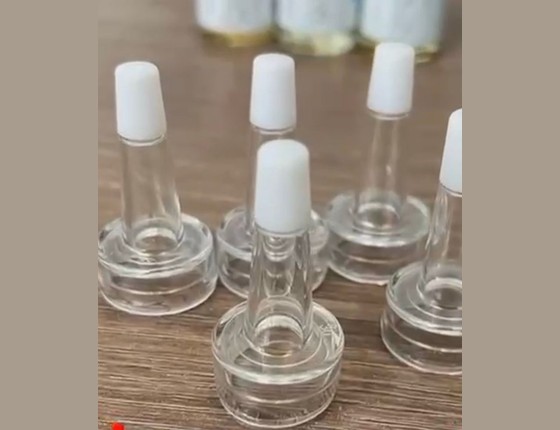 Крышка-капельница (пипетка) прозрачная с колпачком Крышка-капельница (пипетка) прозрачная с колпачком